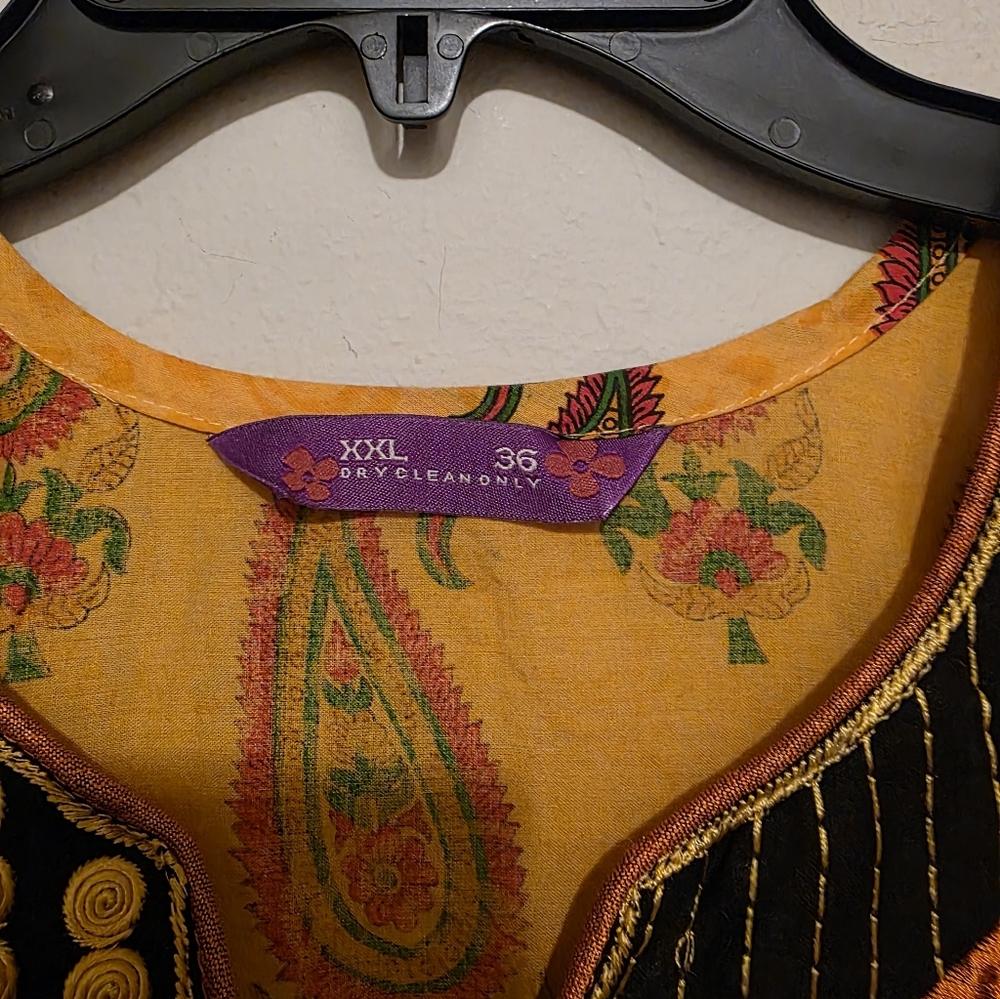 Yellow Paisley Tunic with Embroidered Detail Size XXL - Picture 4 of 11